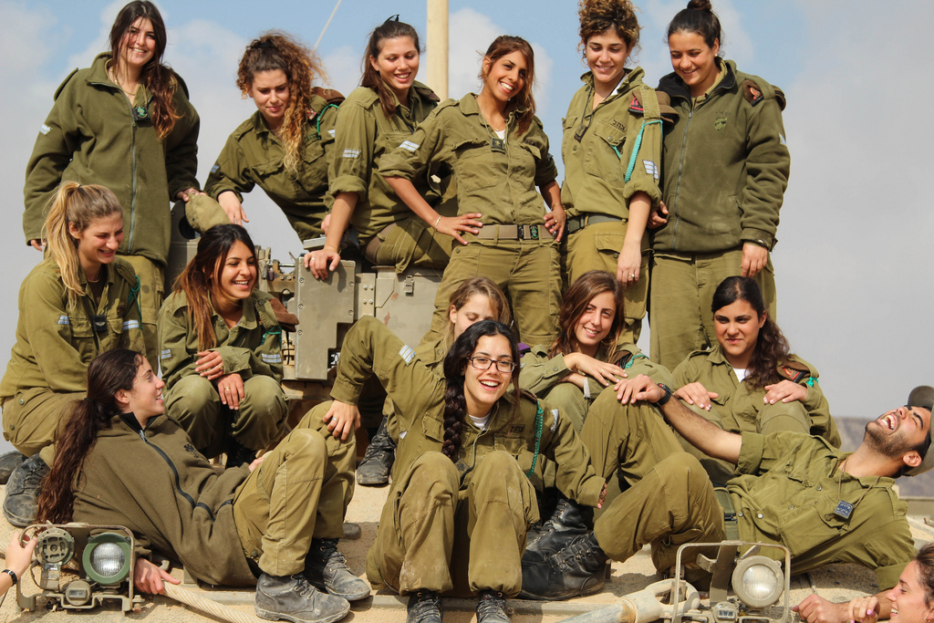 Hot israeli women soldiers